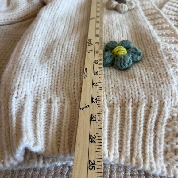 She + Sky 3D Flower Cardigan Sweater Medium Beige Chunky Knit Cottagecore Floral - Picture 10 of 10